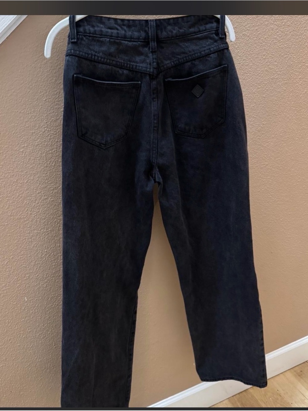 Abrand Women’s Relaxed Black Jeans - Washed Black Finish
